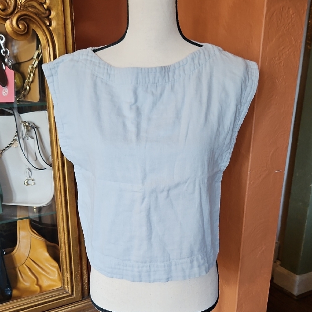 LAUDE THE LABEL Everyday Top In Powder Blue